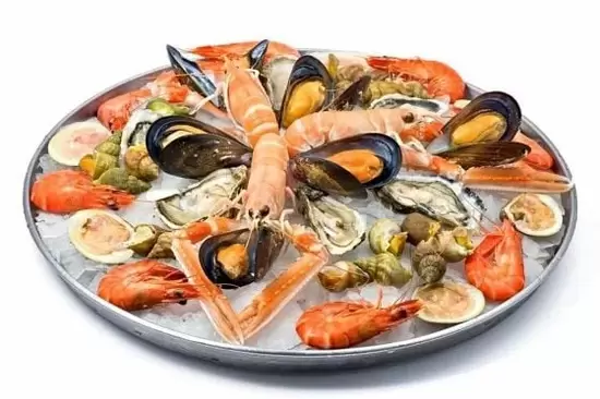 Le service des moules pour les hommes
